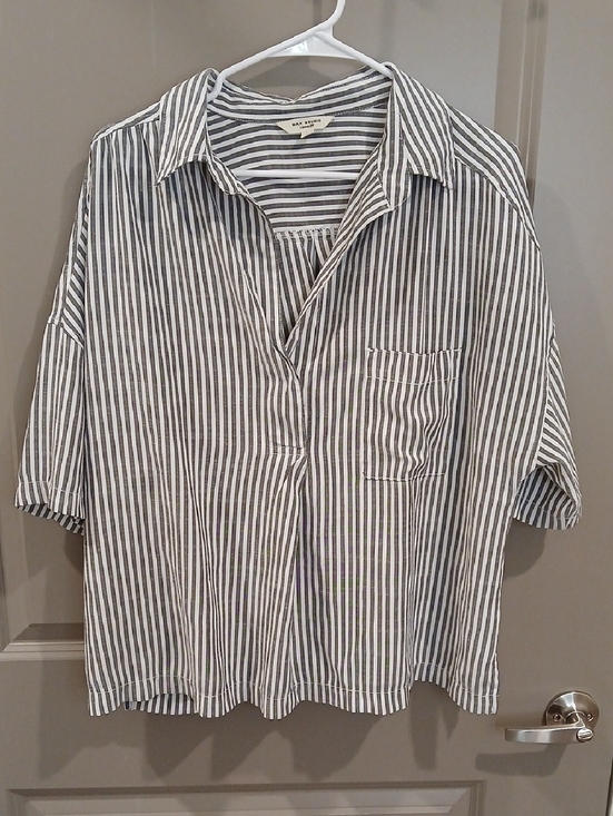 Max Studio Tops - Max Studio Striped Button-Down Shirt - Gray & White